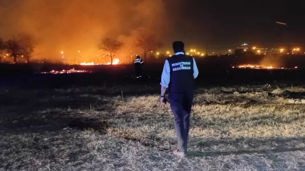 109008-el-gobierno-de-la-provincia-continua-con-el-amplio-operativo-por-incendios-de-pastizales